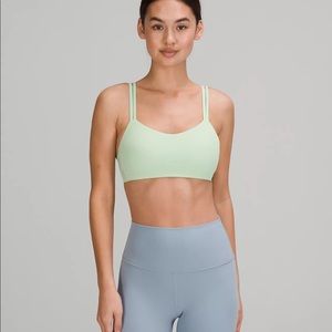 Lululemon like a cloud bra color Hazy shade light support B/C cup.